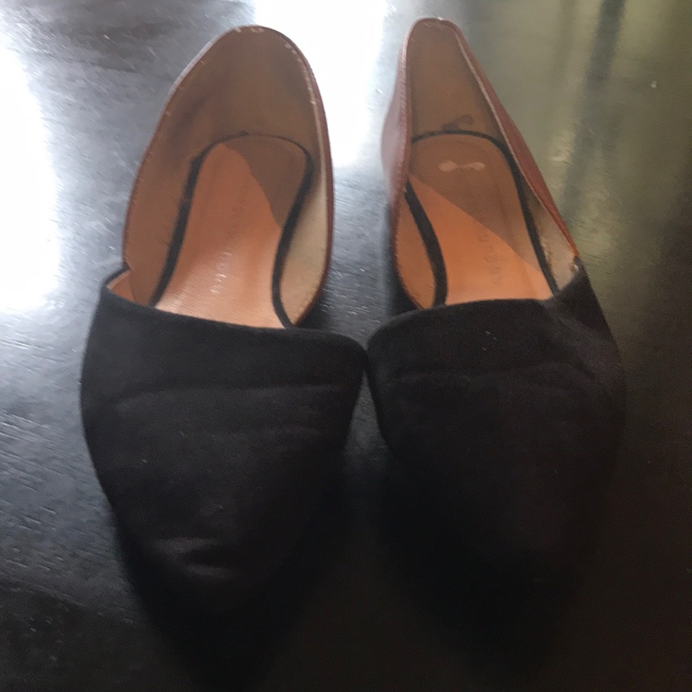 Nearly New Women’s 8 Medium Chinese Laundry Flats